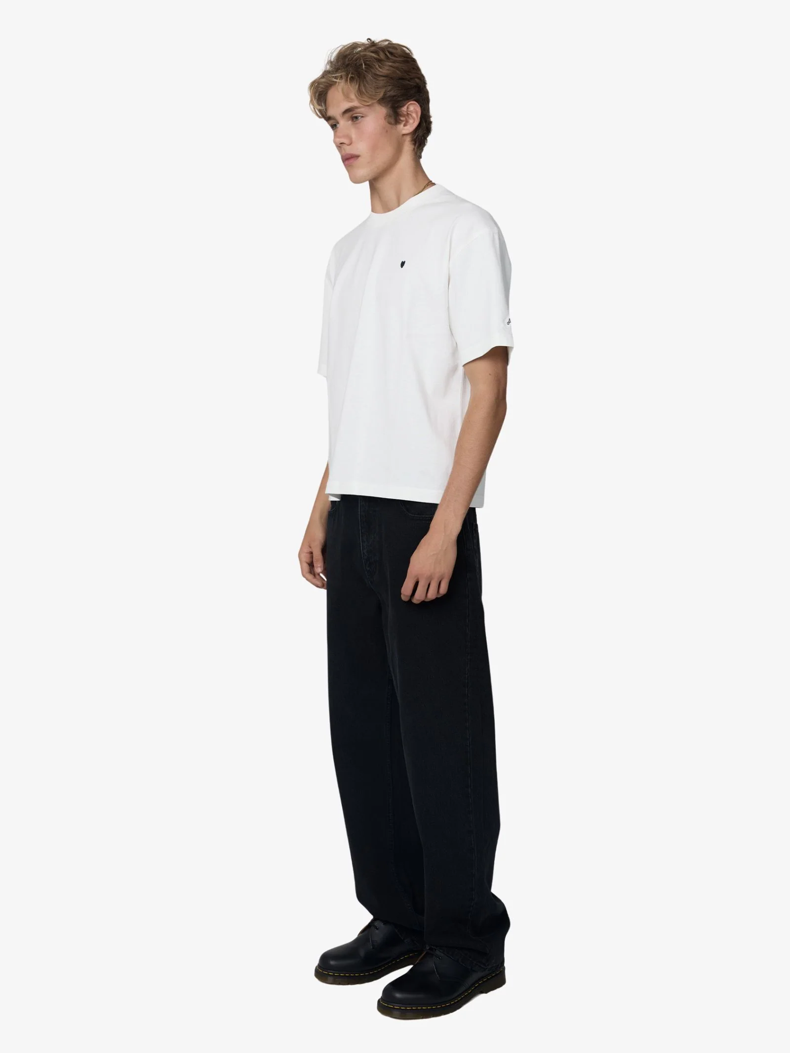 Small Serif Cropped Tee - Image 3