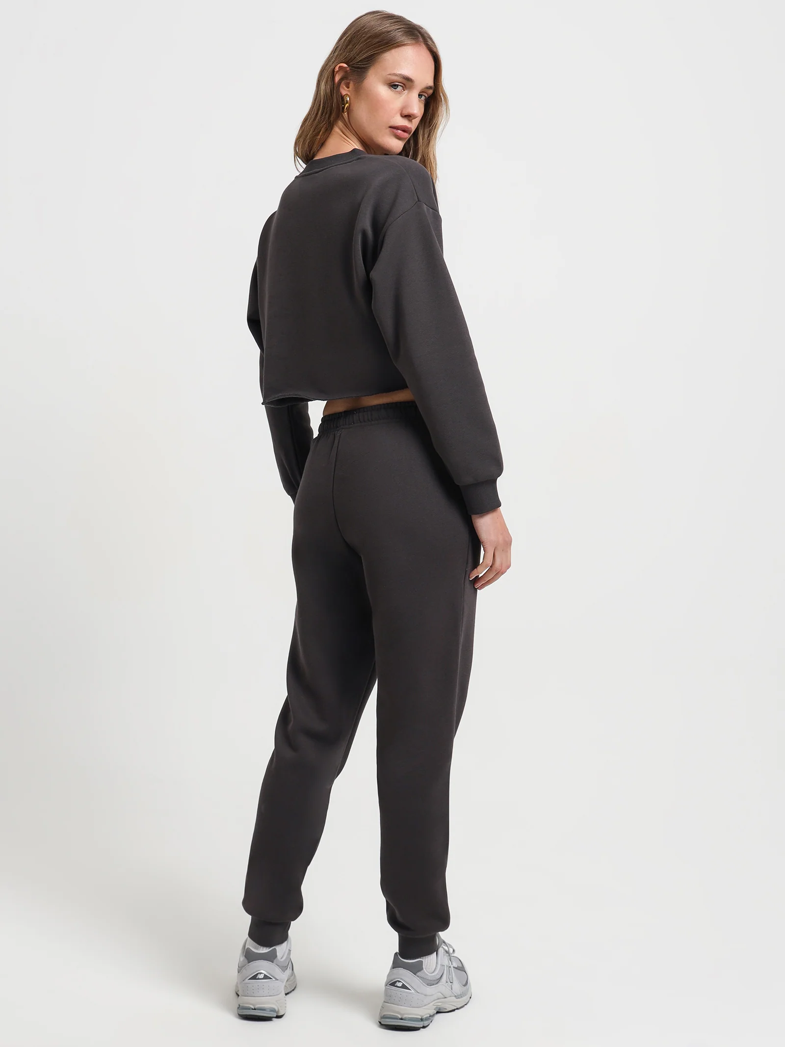 Carter Classic Cropped Sweat - Image 5