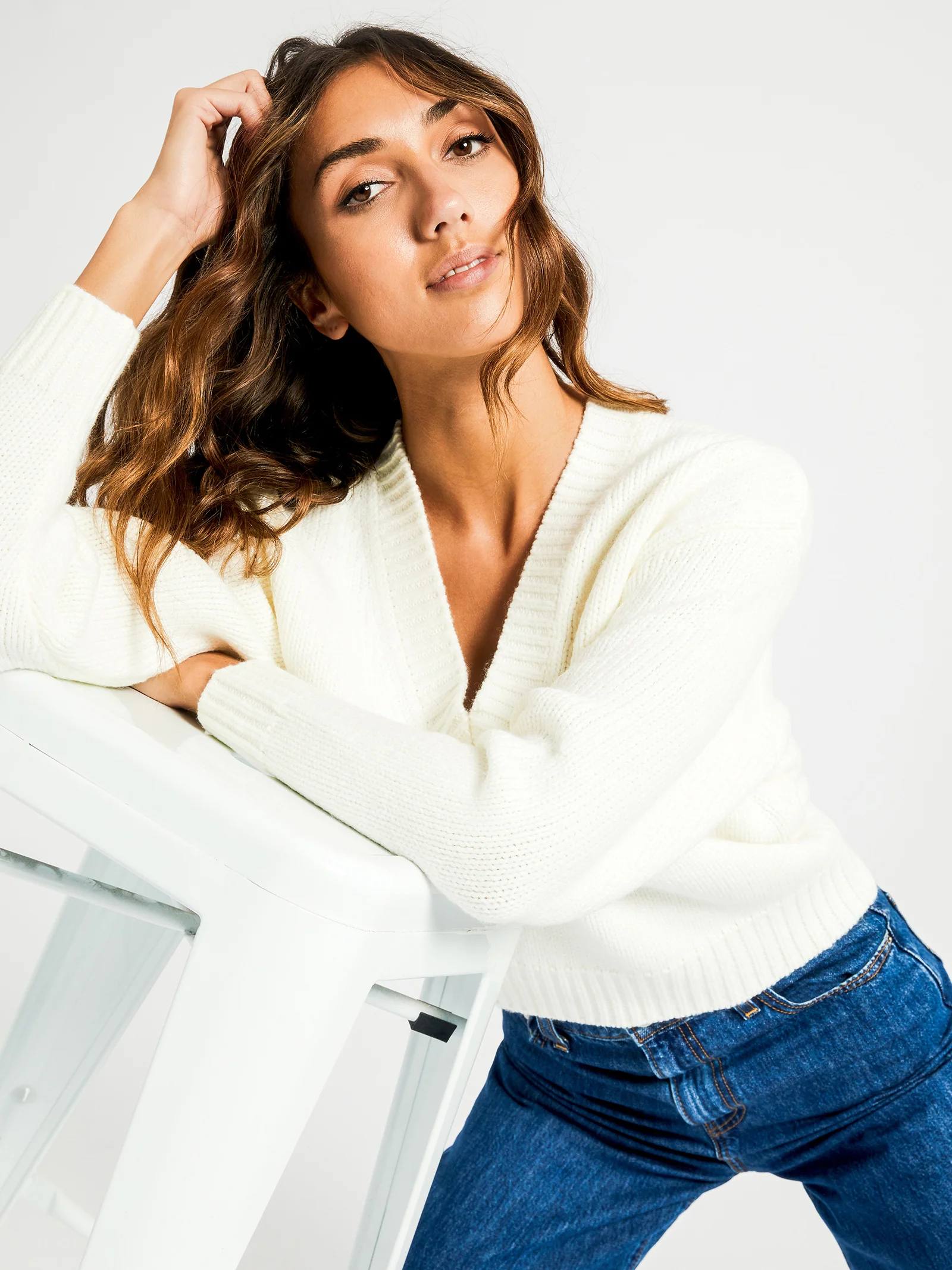 Gwen V Neck Jumper - Image 3
