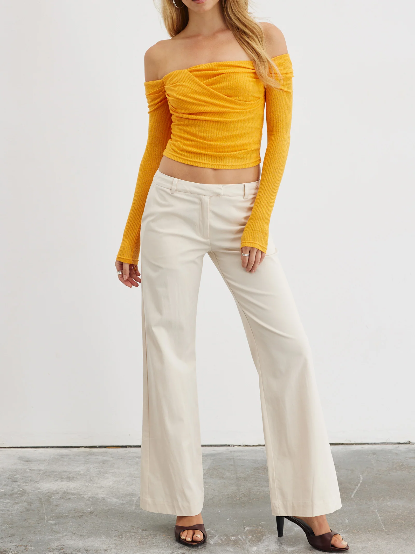 Vela Twist Top